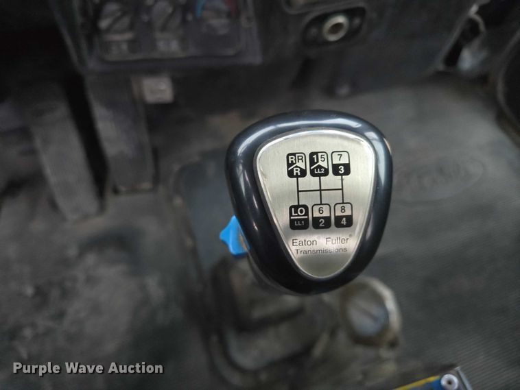 image for item EB1189 2000 Peterbilt 357 ready mix truck