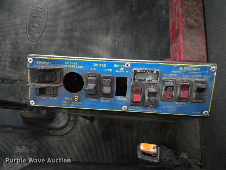 image for item EB1189 2000 Peterbilt 357 ready mix truck