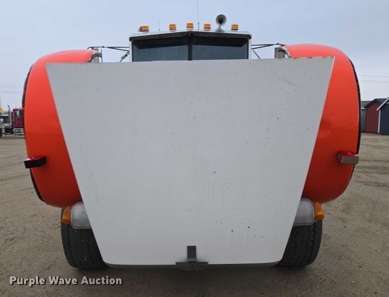 image for item EB1189 2000 Peterbilt 357 ready mix truck