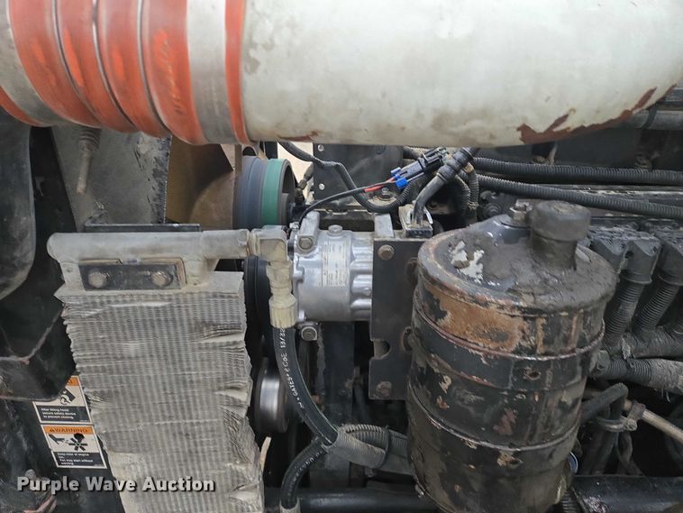 image for item EB1189 2000 Peterbilt 357 ready mix truck