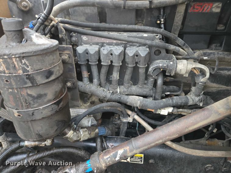 image for item EB1189 2000 Peterbilt 357 ready mix truck