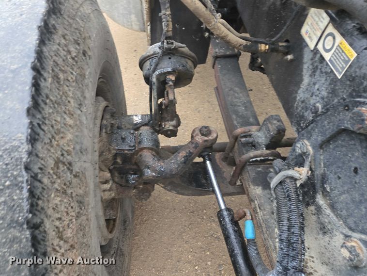 image for item EB1189 2000 Peterbilt 357 ready mix truck