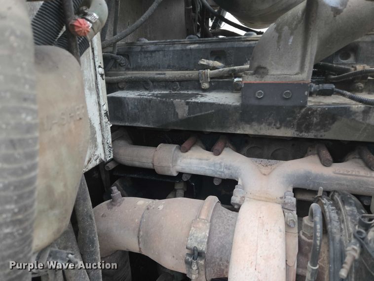 image for item EB1189 2000 Peterbilt 357 ready mix truck