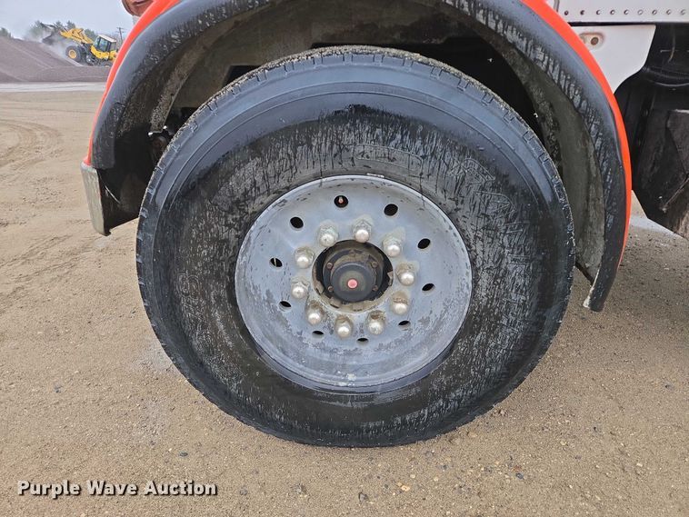 image for item EB1189 2000 Peterbilt 357 ready mix truck