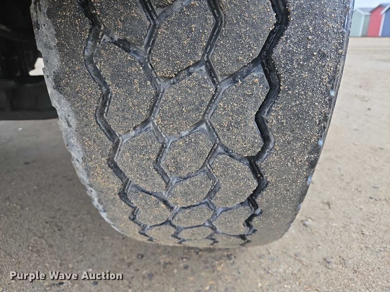 image for item EB1189 2000 Peterbilt 357 ready mix truck