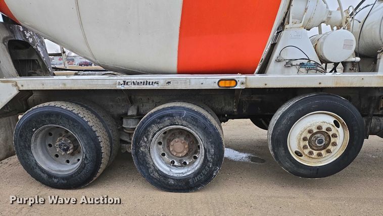 image for item EB1189 2000 Peterbilt 357 ready mix truck