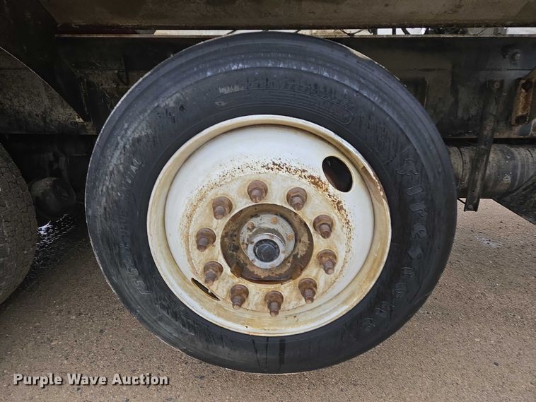 image for item EB1189 2000 Peterbilt 357 ready mix truck