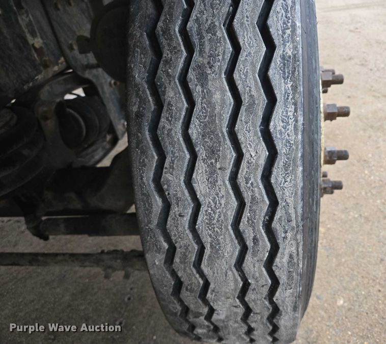 image for item EB1189 2000 Peterbilt 357 ready mix truck