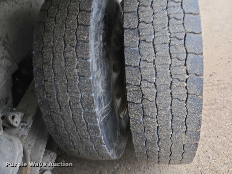 image for item EB1189 2000 Peterbilt 357 ready mix truck