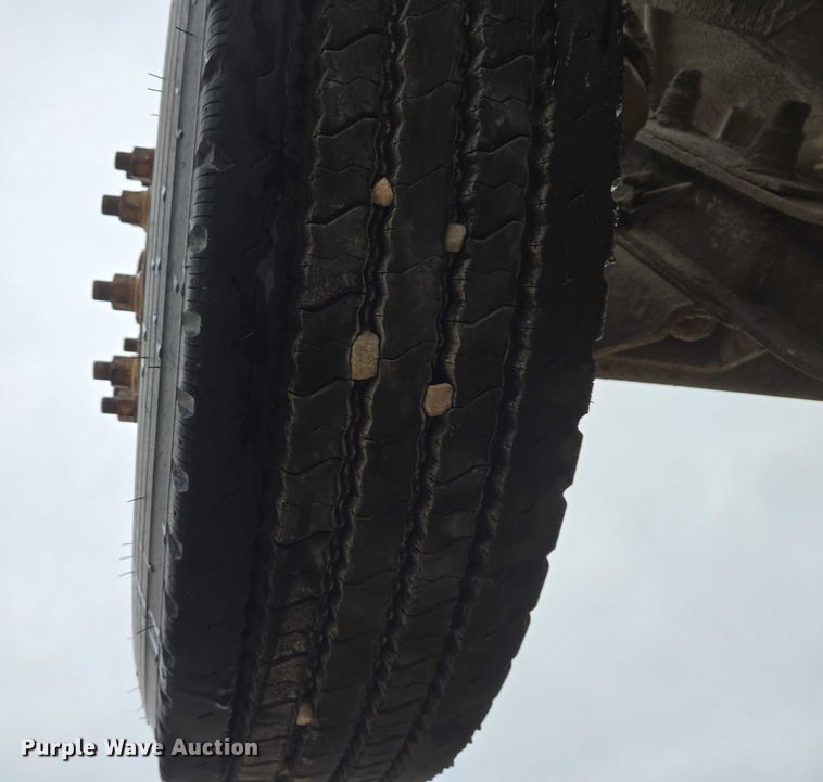 image for item EB1189 2000 Peterbilt 357 ready mix truck