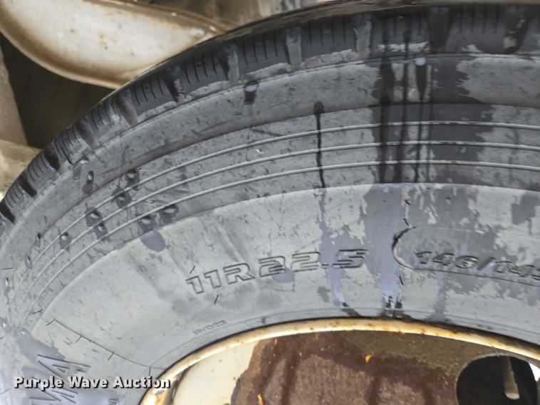 image for item EB1189 2000 Peterbilt 357 ready mix truck