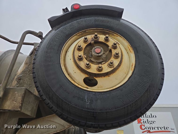 image for item EB1189 2000 Peterbilt 357 ready mix truck