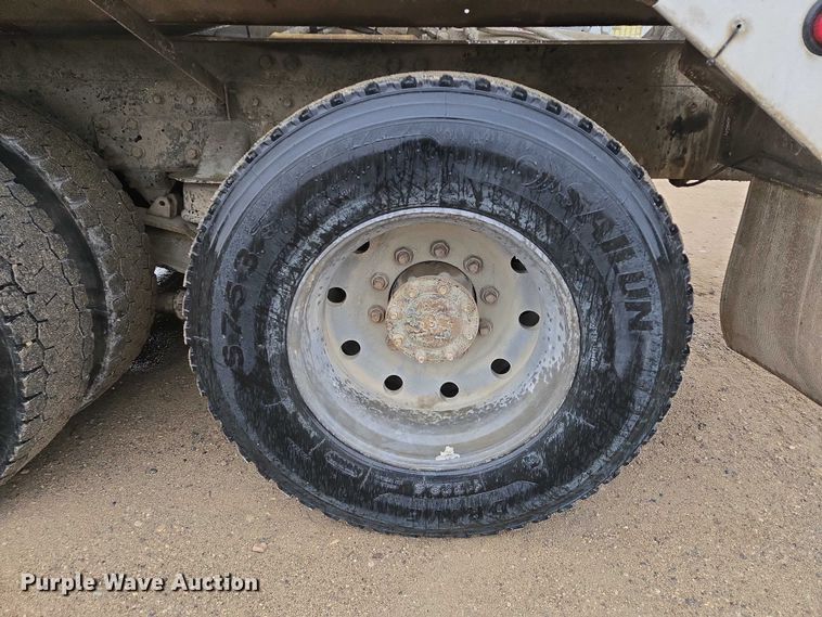 image for item EB1189 2000 Peterbilt 357 ready mix truck