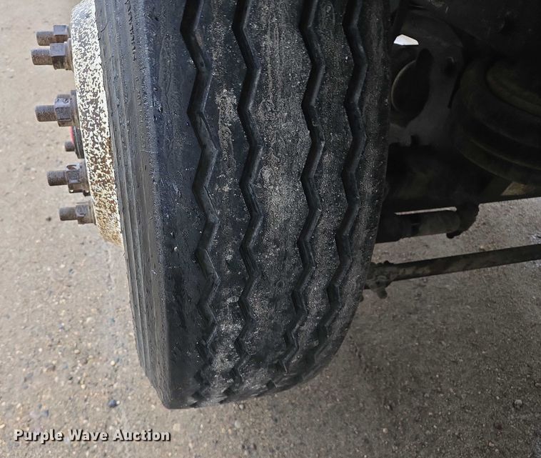 image for item EB1189 2000 Peterbilt 357 ready mix truck