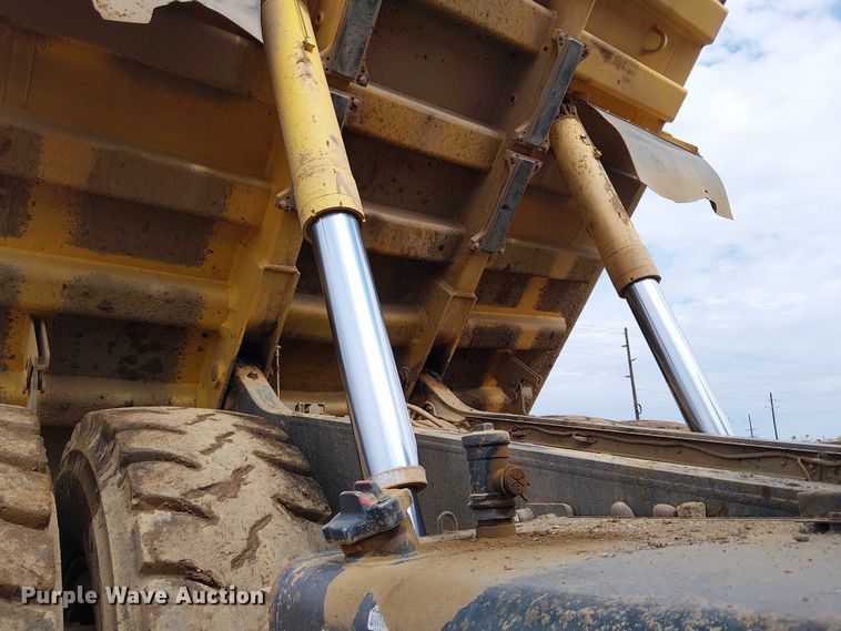 image for item EC1225 2015 Komatsu KHD605-7E0 haul truck