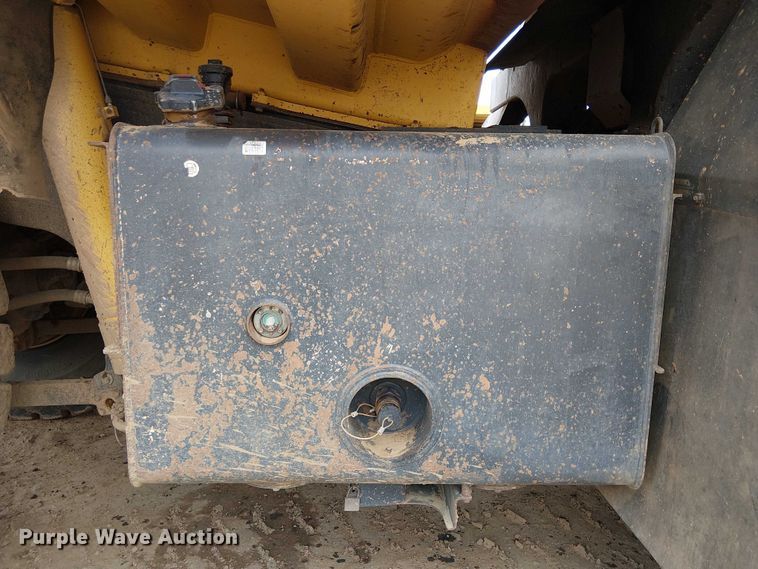 image for item EC1225 2015 Komatsu KHD605-7E0 haul truck