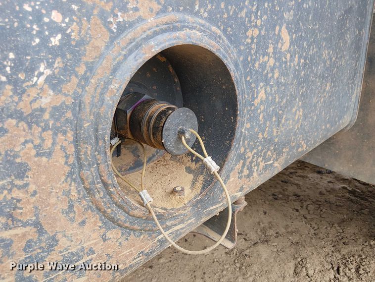 image for item EC1225 2015 Komatsu KHD605-7E0 haul truck