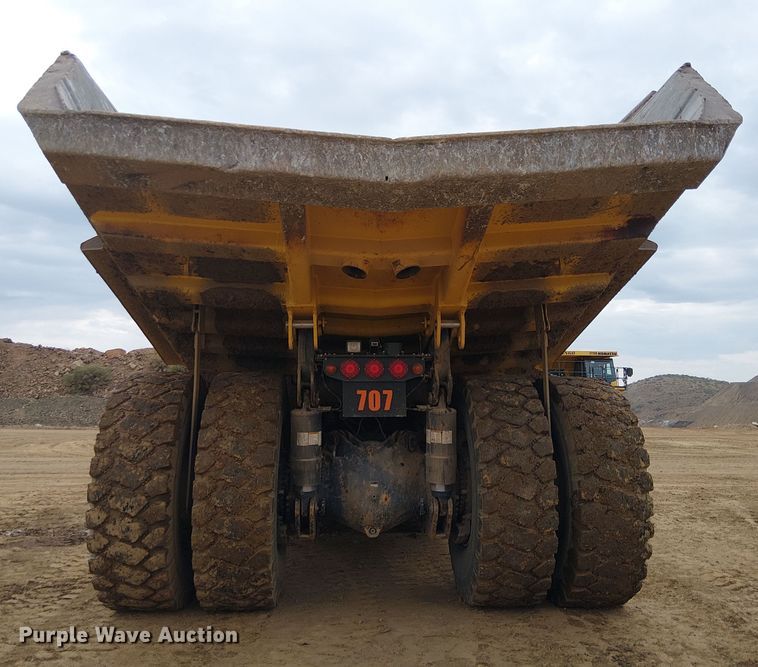 image for item EC1226 2017 Komatsu HD605-8 haul truck