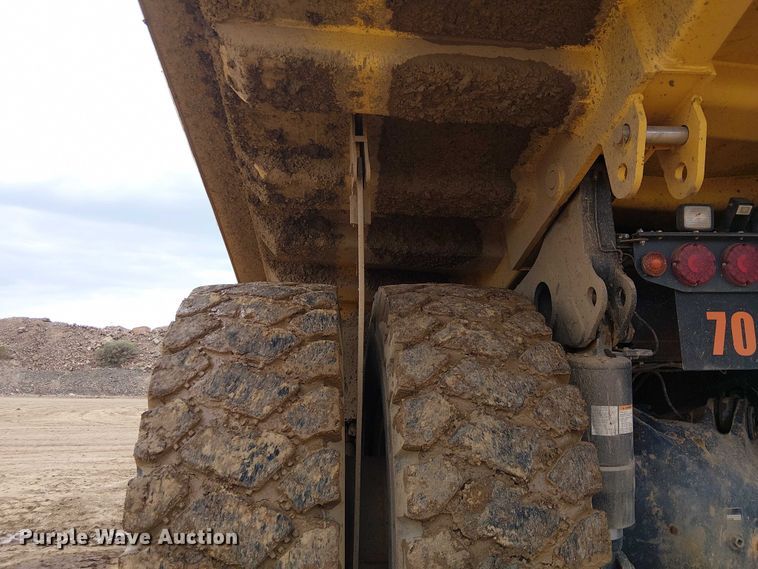 image for item EC1226 2017 Komatsu HD605-8 haul truck