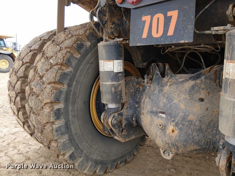 image for item EC1226 2017 Komatsu HD605-8 haul truck