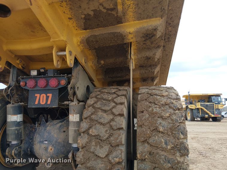 image for item EC1226 2017 Komatsu HD605-8 haul truck