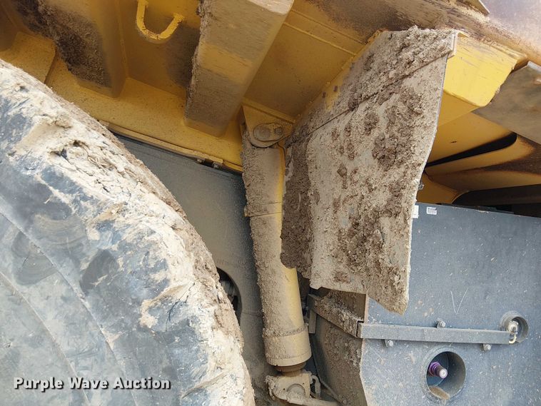 image for item EC1226 2017 Komatsu HD605-8 haul truck