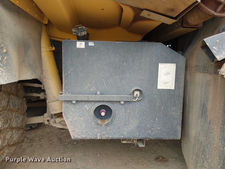 image for item EC1226 2017 Komatsu HD605-8 haul truck