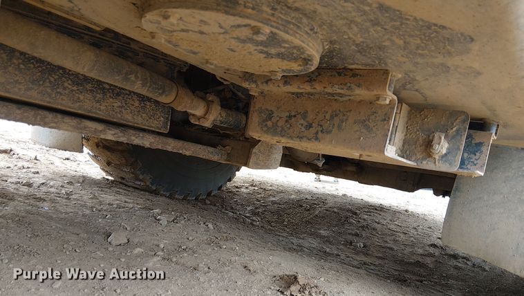 image for item EC1226 2017 Komatsu HD605-8 haul truck