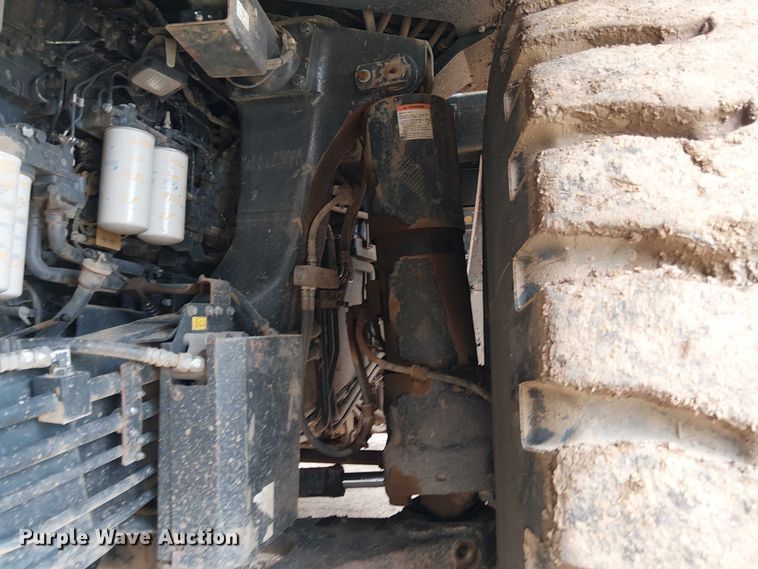 image for item EC1226 2017 Komatsu HD605-8 haul truck