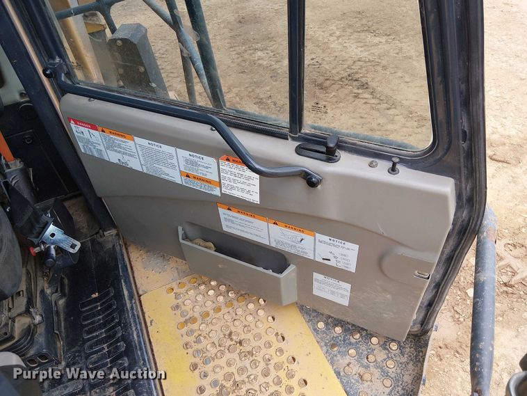 image for item EC1226 2017 Komatsu HD605-8 haul truck