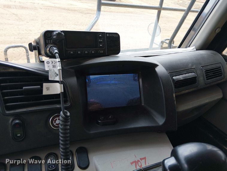 image for item EC1226 2017 Komatsu HD605-8 haul truck