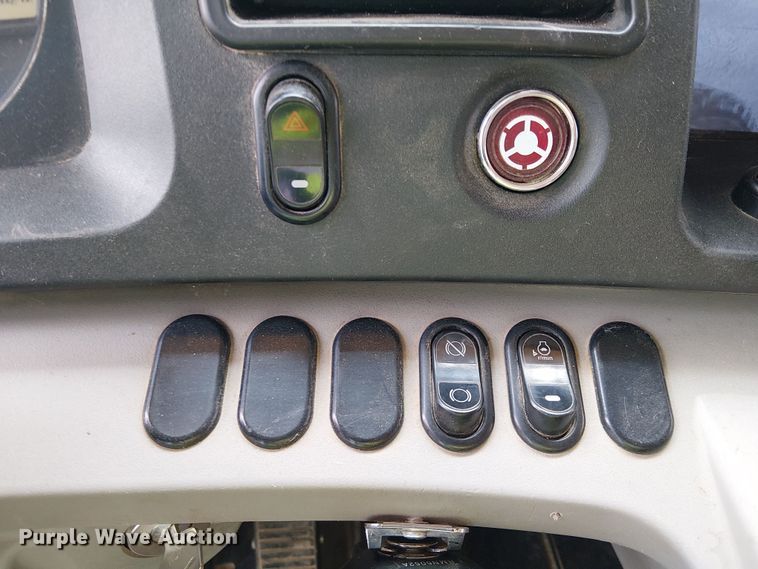 image for item EC1226 2017 Komatsu HD605-8 haul truck