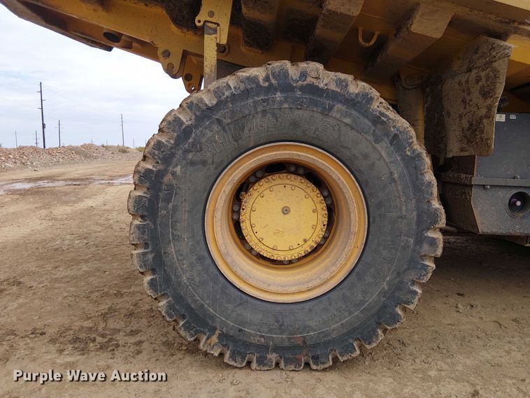 image for item EC1226 2017 Komatsu HD605-8 haul truck