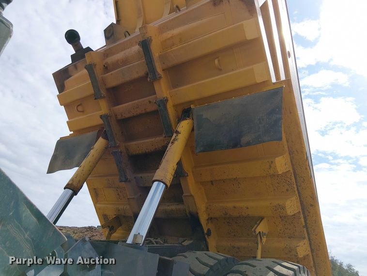 image for item EC1227 2015 Komatsu HD605-7E0 haul truck