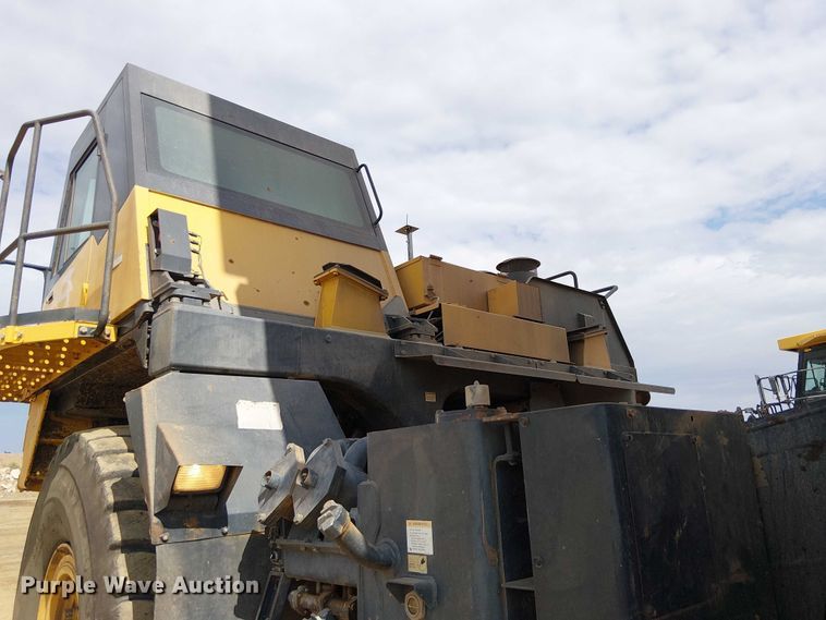 image for item EC1227 2015 Komatsu HD605-7E0 haul truck