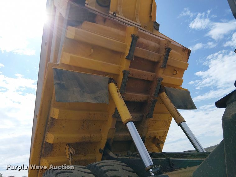 image for item EC1227 2015 Komatsu HD605-7E0 haul truck