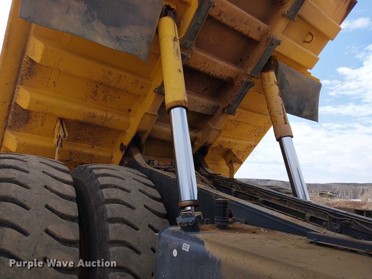 image for item EC1227 2015 Komatsu HD605-7E0 haul truck