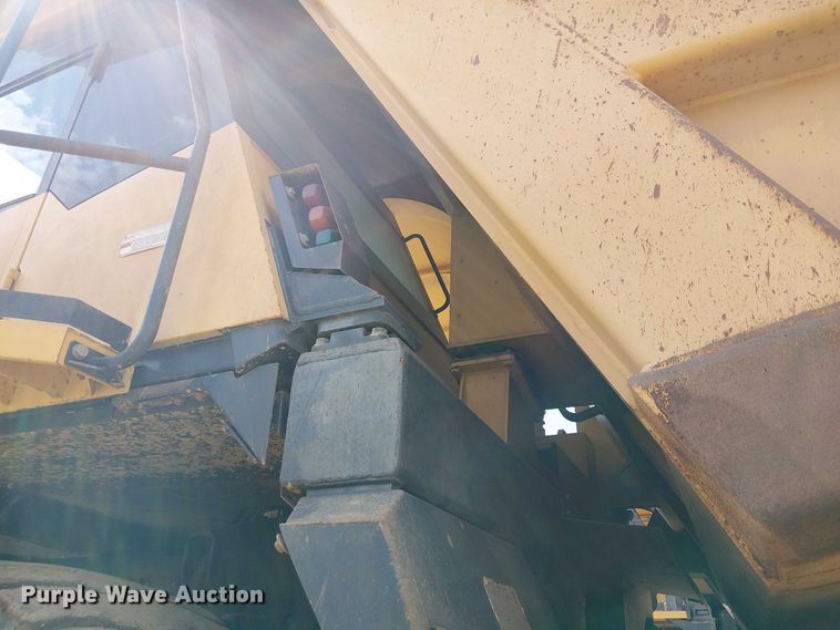 image for item EC1227 2015 Komatsu HD605-7E0 haul truck