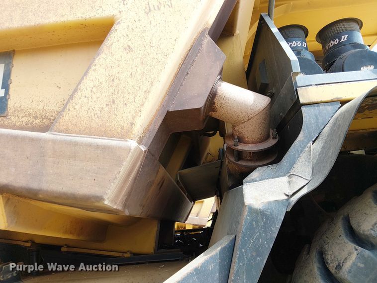 image for item EC1227 2015 Komatsu HD605-7E0 haul truck