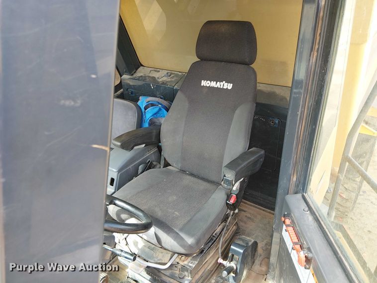 image for item EC1227 2015 Komatsu HD605-7E0 haul truck