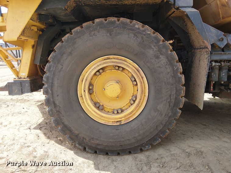 image for item EC1227 2015 Komatsu HD605-7E0 haul truck