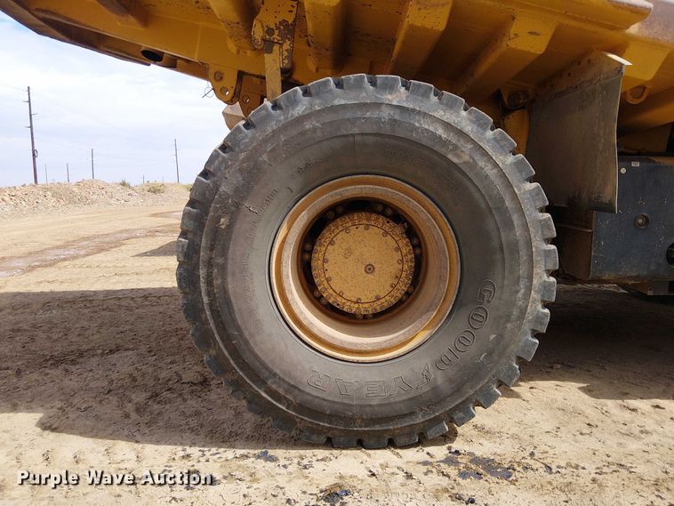 image for item EC1227 2015 Komatsu HD605-7E0 haul truck