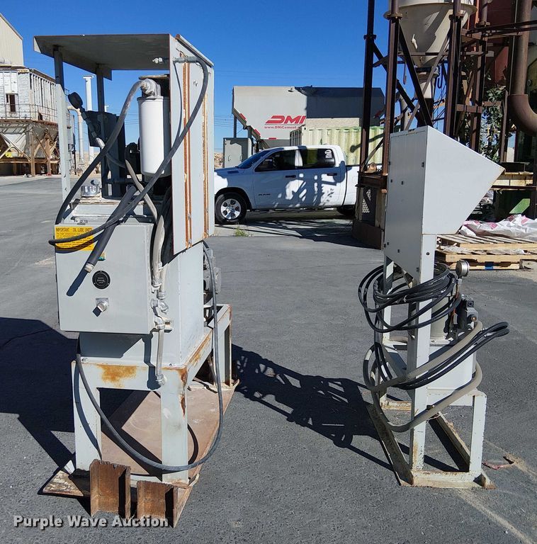 image for item EC1266 (2) hydraulic pump stations