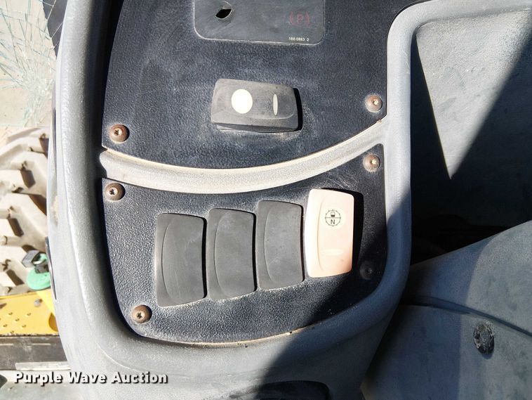 image for item EC1321 2005 Caterpillar 420D backhoe