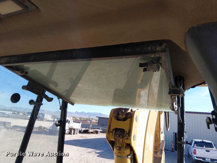 image for item EC1321 2005 Caterpillar 420D backhoe