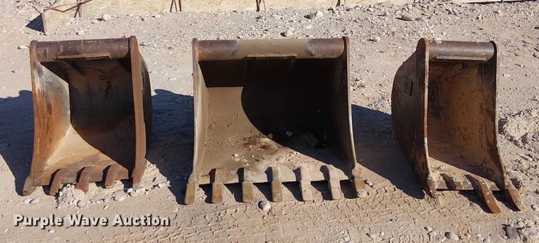 image for item EC1321 2005 Caterpillar 420D backhoe