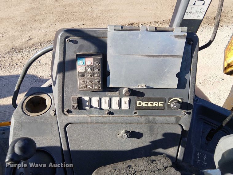 image for item EC1325 2014 John Deere 310SK backhoe