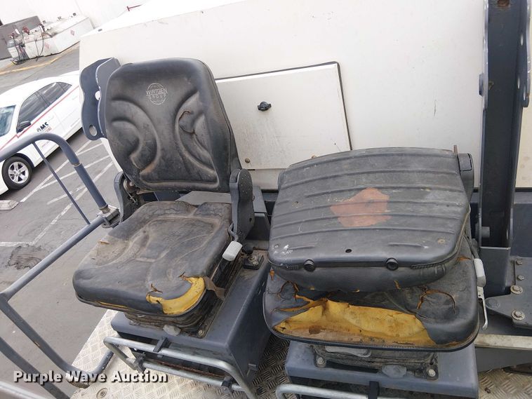 image for item EC1332 2015 Wirtgen W210i milling machine