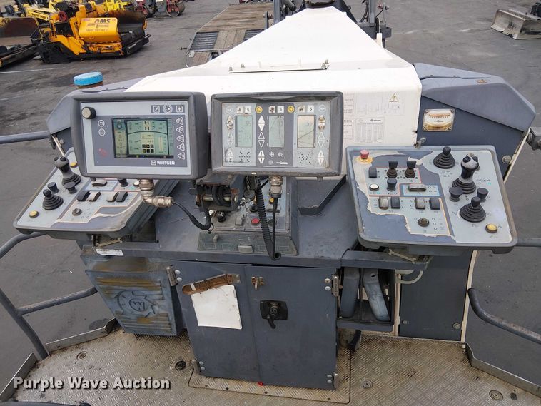 image for item EC1332 2015 Wirtgen W210i milling machine