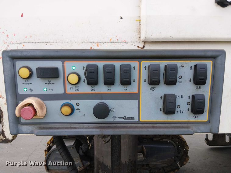 image for item EC1332 2015 Wirtgen W210i milling machine